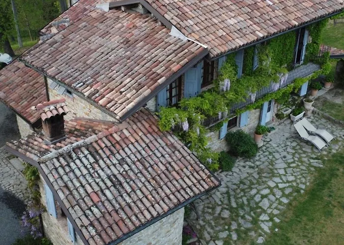 Cascina Burroni Casa vacanze *