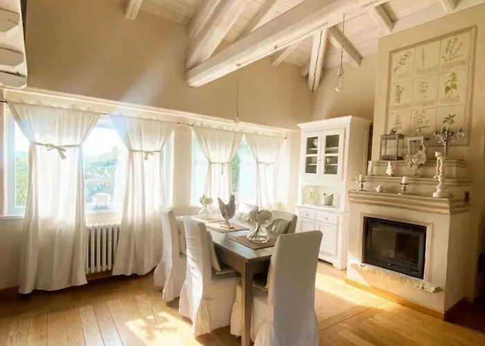 Cascina Burroni Casa vacanze *